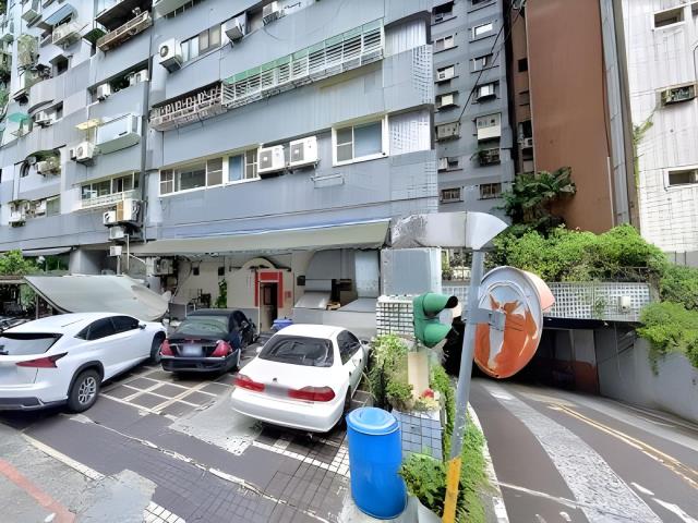 台北松山法拍大樓-10