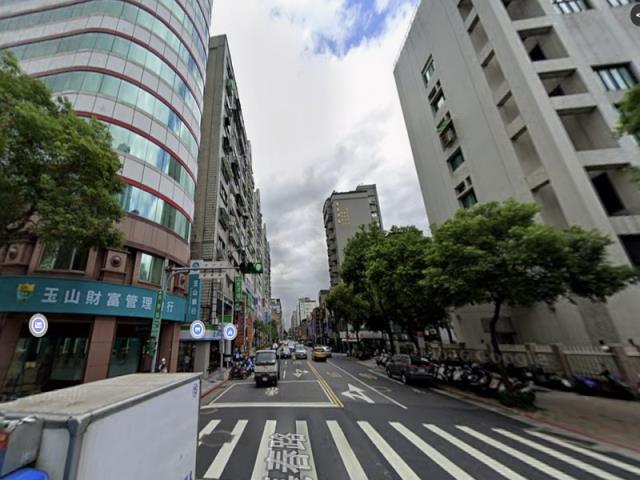台北拍賣大樓-2