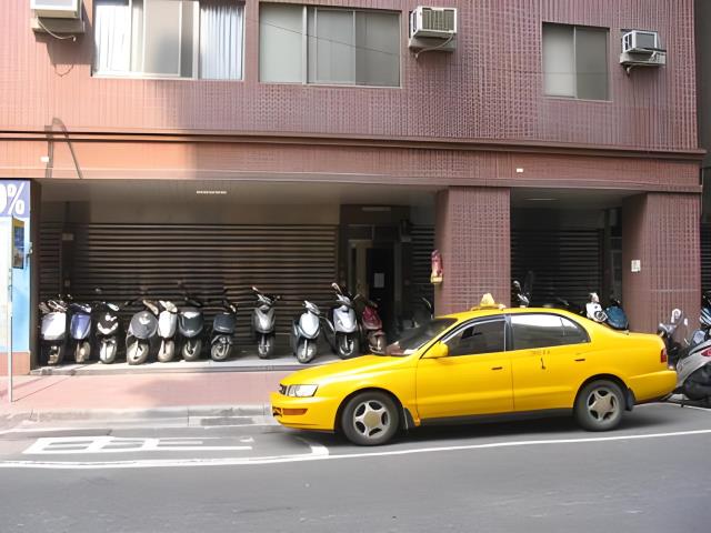 三重法拍大樓-1
